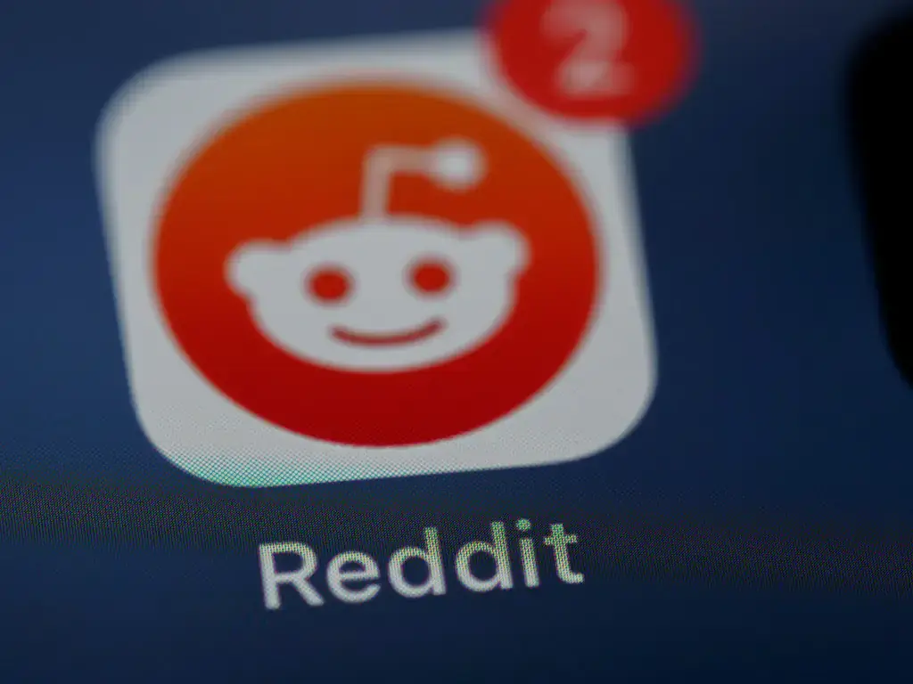 Reddit app logo