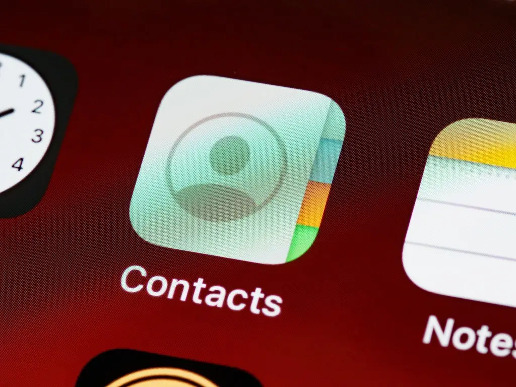 Contacts app logo on iPhone